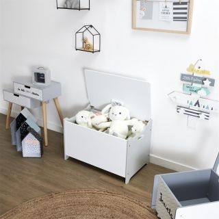 Představujeme vám naši nádhernou dětskou truhlu na hračky od značky The Home Deco Kids✨ Tato bílá truhla s nápisem "La...